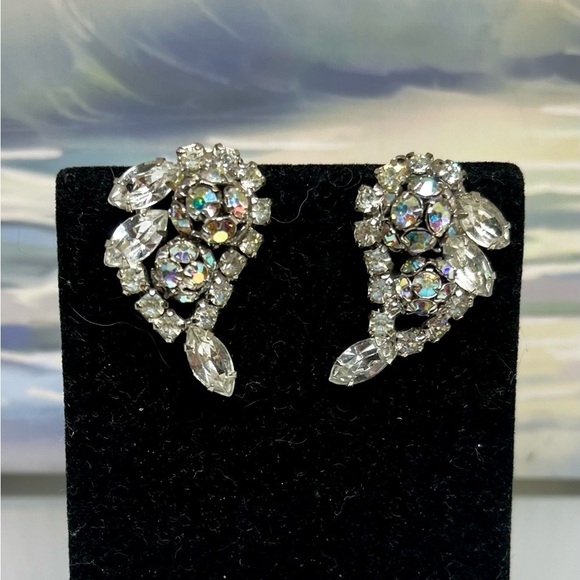 Kramer Jewelry - Vintage 1950s Kramer Earrings